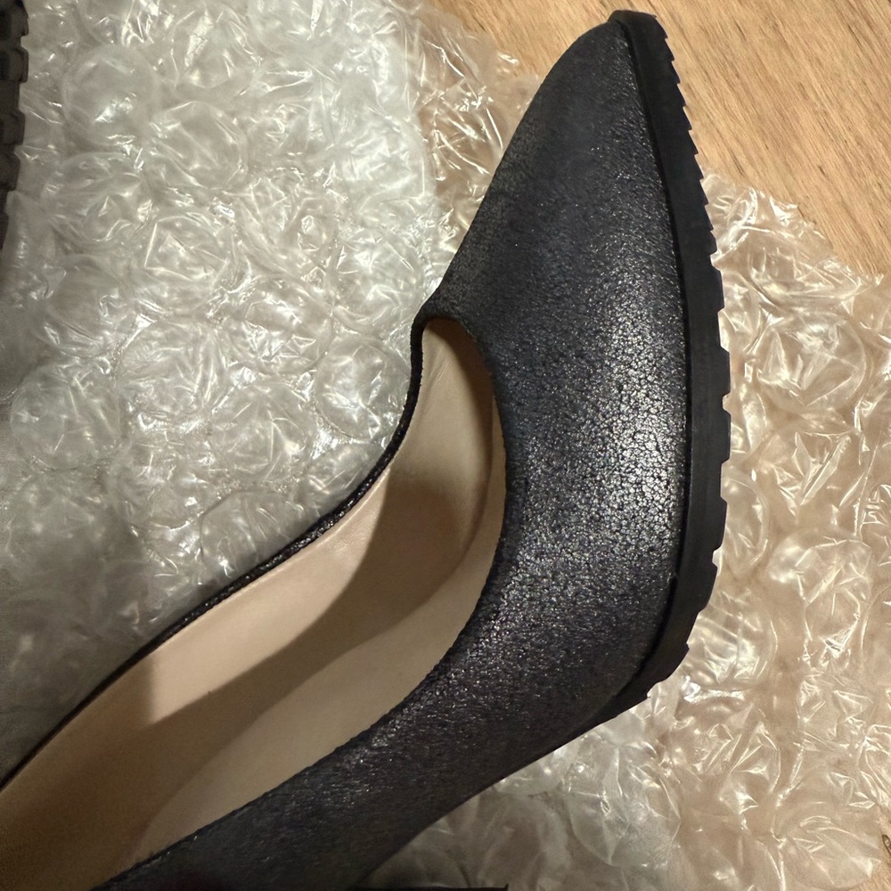 Andre Assous Elegant Pewter Black Gray Pointed Toe Heels - Picture 6 of 7